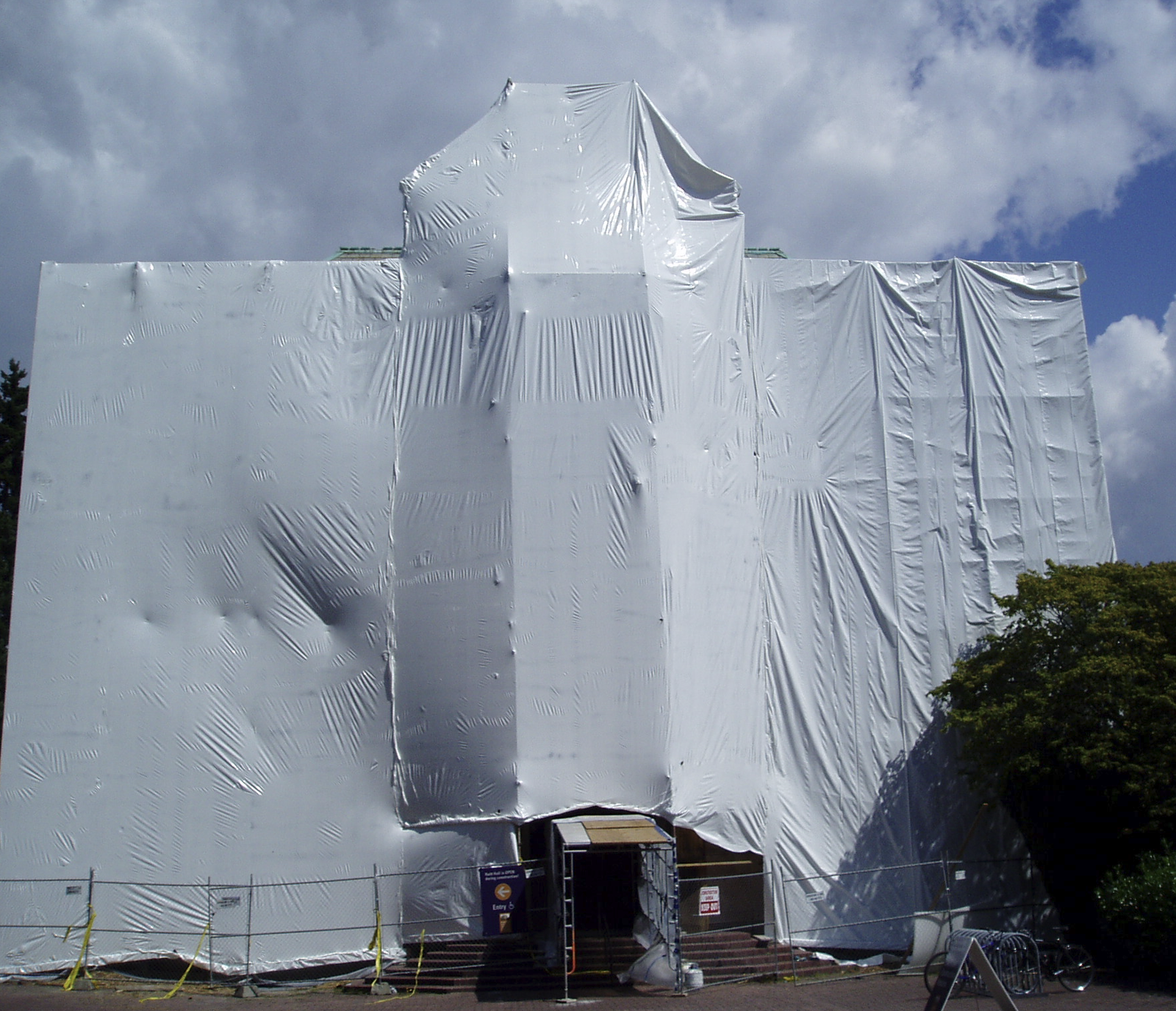 Raitt post containment